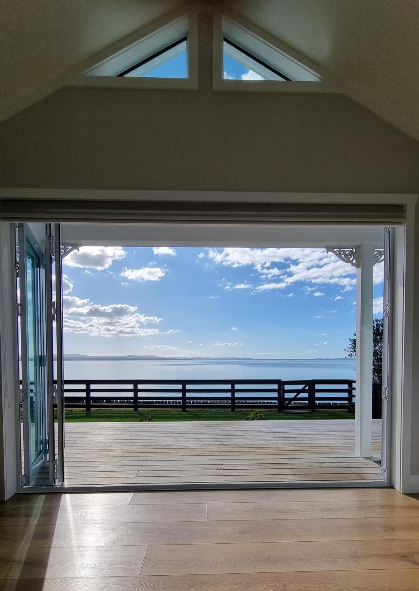 Red Rock Cottage, Beachfront Luxury Clarks Beach エクステリア 写真